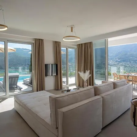 Majestic Villa Yénion