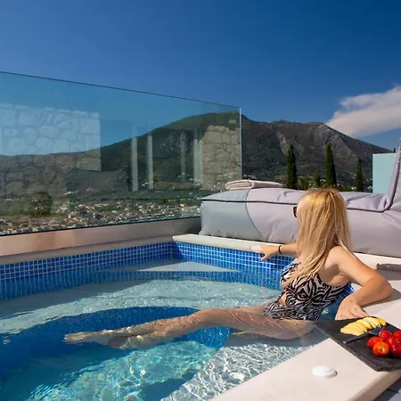 Majestic Villa *