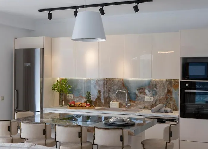 فيلة Majestic Yénion