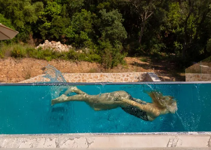 Majestic Villa Yénion